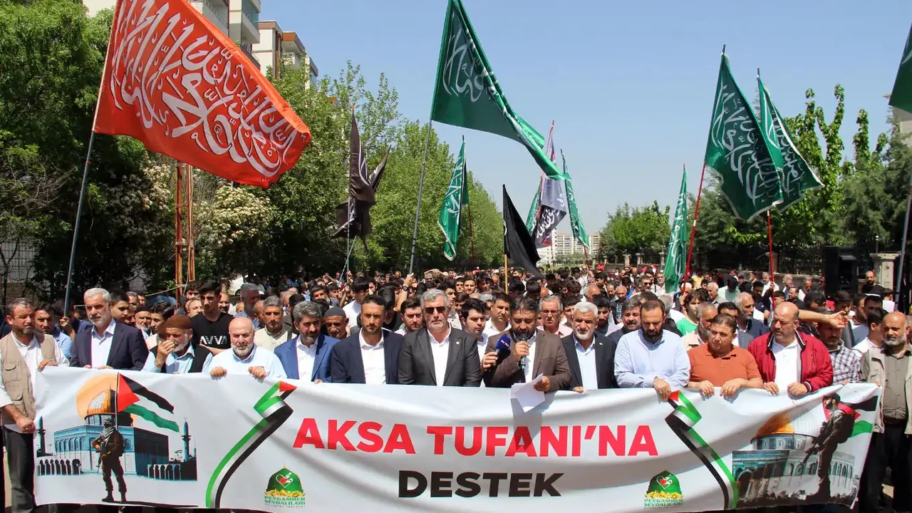 Kurdish Islamism at Sunset as the Century of Kurds Dawns